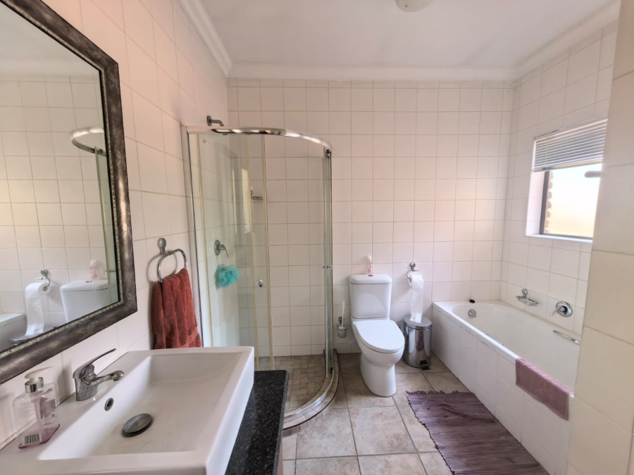 4 Bedroom Property for Sale in Parys Free State